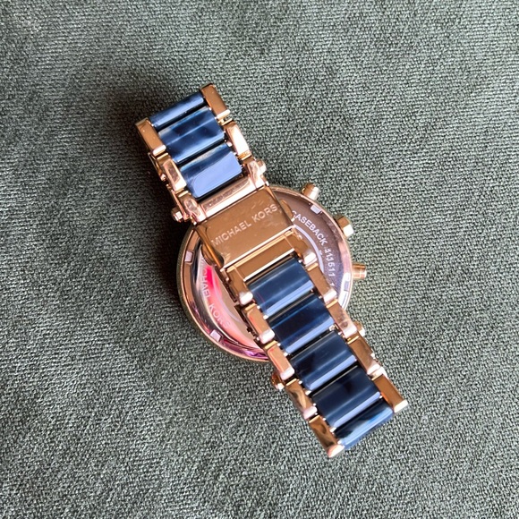 Michael Kors Gold Watch - Picture 3 of 4